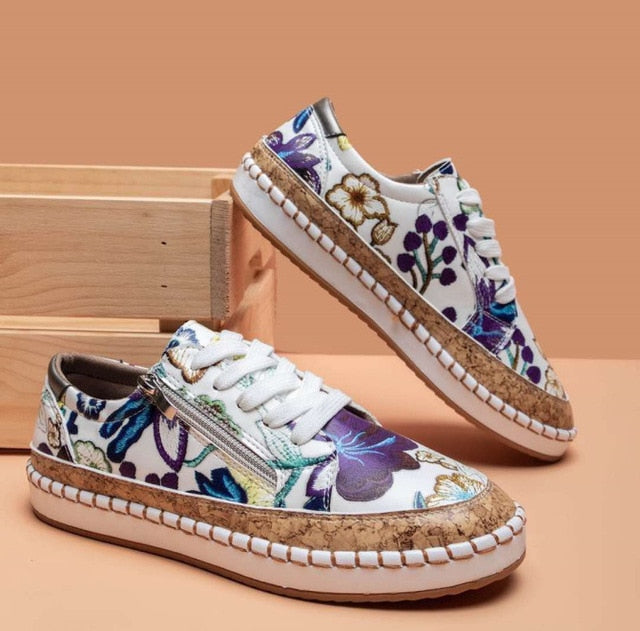 Orthopädische Sportschuhe mit Blumendruck und Schnürsenkeln für stilvollen Komfort