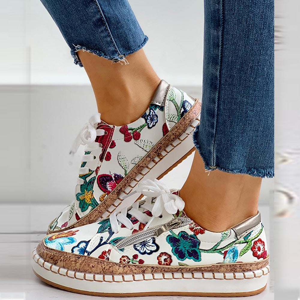 Orthopädische Sportschuhe mit Blumendruck und Schnürsenkeln für stilvollen Komfort
