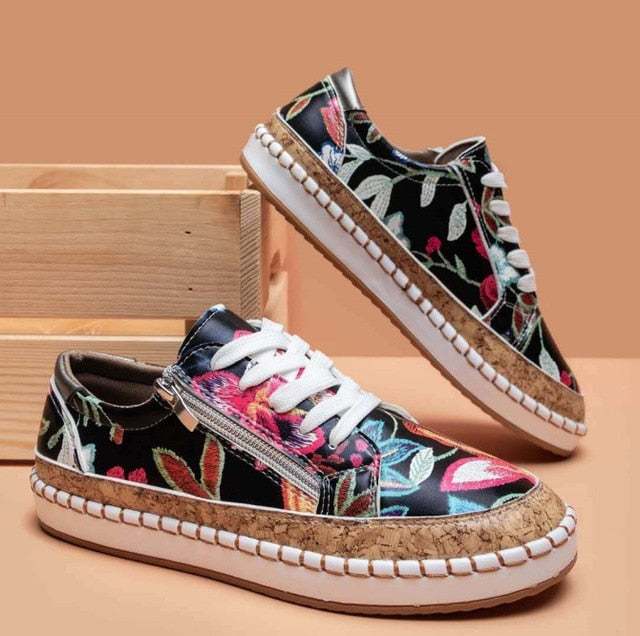 Orthopädische Sportschuhe mit Blumendruck und Schnürsenkeln für stilvollen Komfort