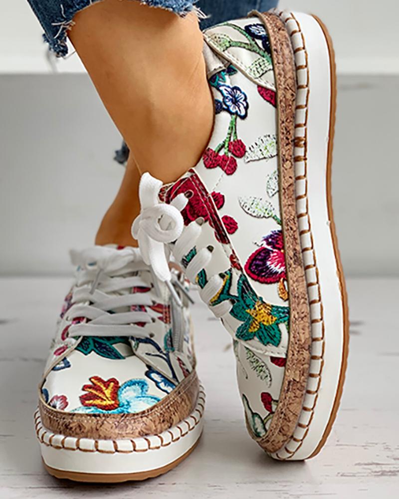 Orthopädische Sportschuhe mit Blumendruck und Schnürsenkeln für stilvollen Komfort