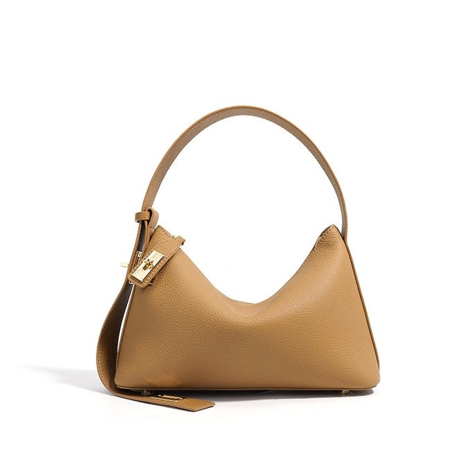 Nord Taschen | Genarbte Schultertasche mit goldfarbenem Schlossanhänger