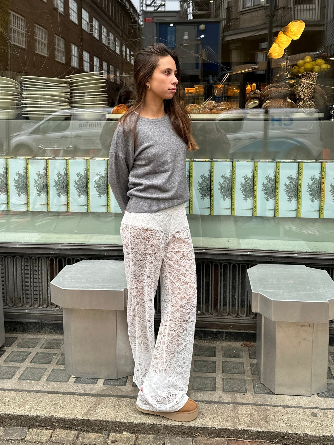 Elegante Damenhose mit Spitze und Weitem Bein