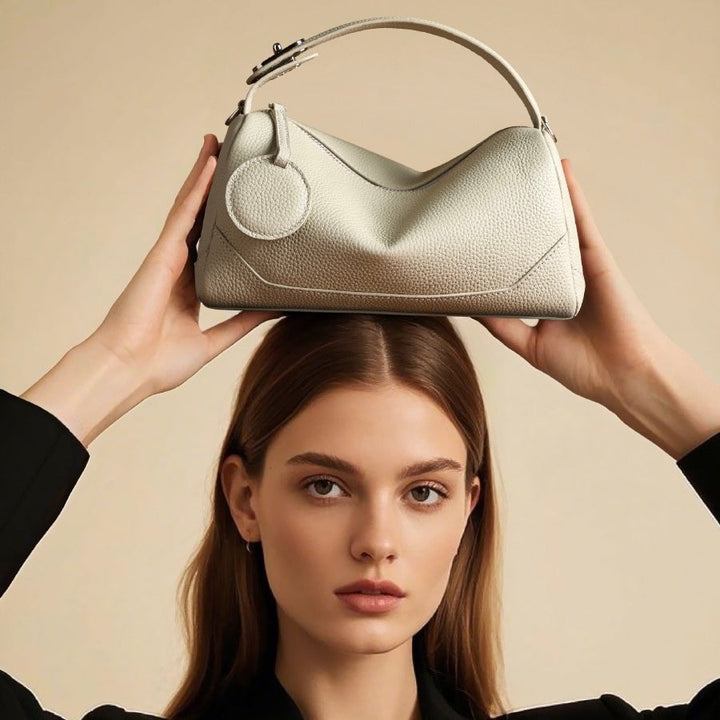 Nord Taschen | Genarbte Schultertasche mit Umhängegurt