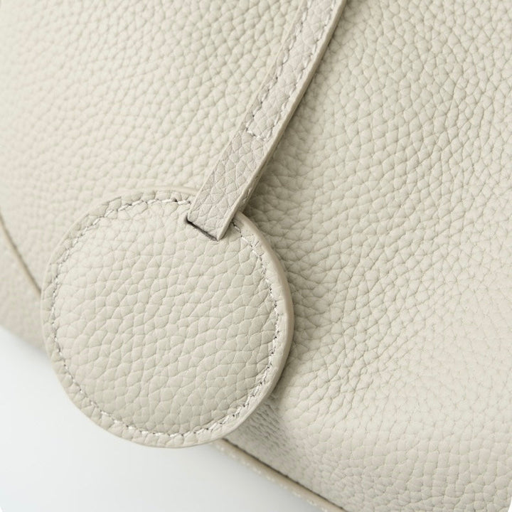 Nord Taschen | Genarbte Schultertasche mit Umhängegurt