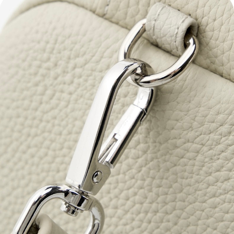 Nord Taschen | Genarbte Schultertasche mit Umhängegurt