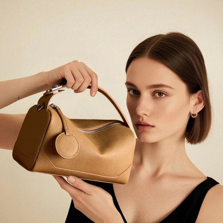 Nord Taschen | Genarbte Schultertasche mit Umhängegurt