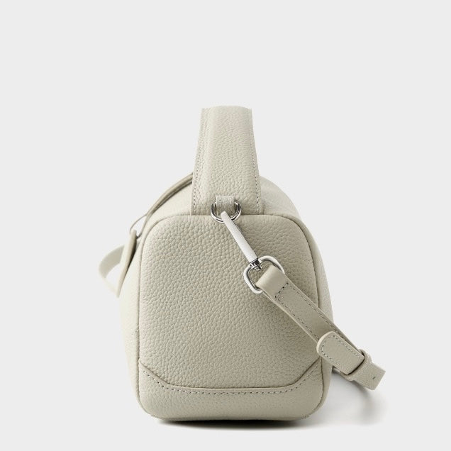Nord Taschen | Genarbte Schultertasche mit Umhängegurt