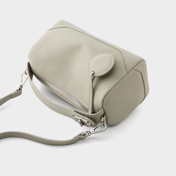 Nord Taschen | Genarbte Schultertasche mit Umhängegurt