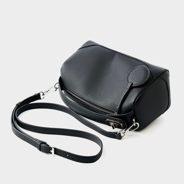 Nord Taschen | Genarbte Schultertasche mit Umhängegurt