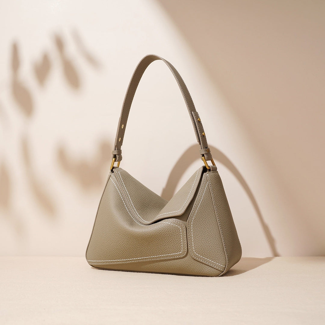 Nord Taschen | Damen Leder Schultertasche mit geometrischem, gepaneltem Klappdetail