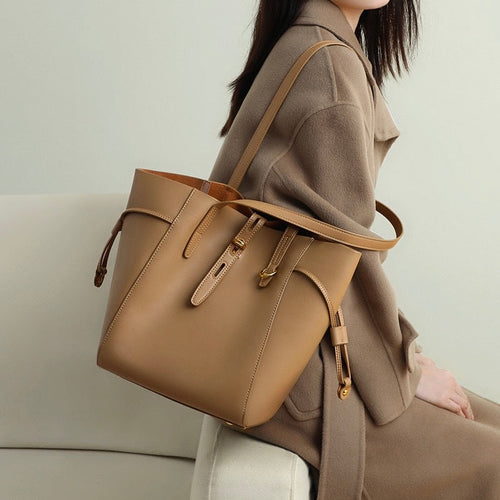 Nord Taschen | Damen Leder Tote Bag mit vintage Schloss Schnallen Detail