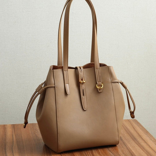 Nord Taschen | Damen Leder Tote Bag mit vintage Schloss Schnallen Detail