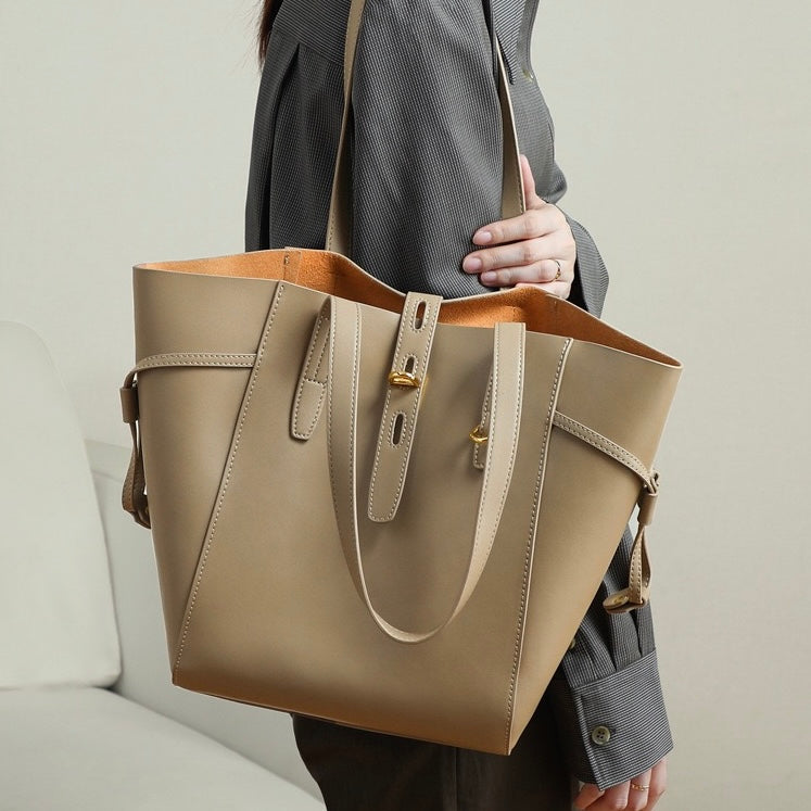 Nord Taschen | Damen Leder Tote Bag mit vintage Schloss Schnallen Detail