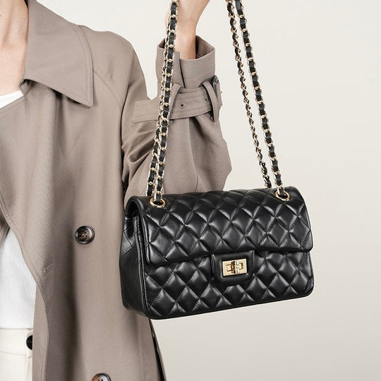 Nord Taschen | Gepolsterte Ketten-Crossbody-Tasche, klassische Schultertasche mit Drehverschluss