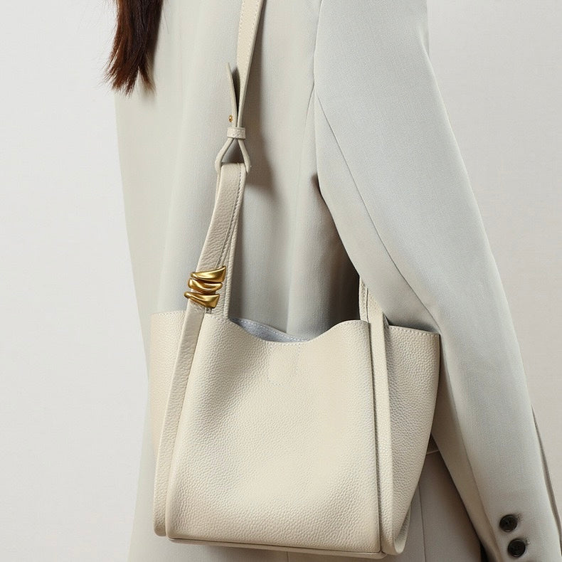 Nord Taschen | Damen Bucket Bag Kleine Schultertasche mit Goldring-Detail & Innenbeutel