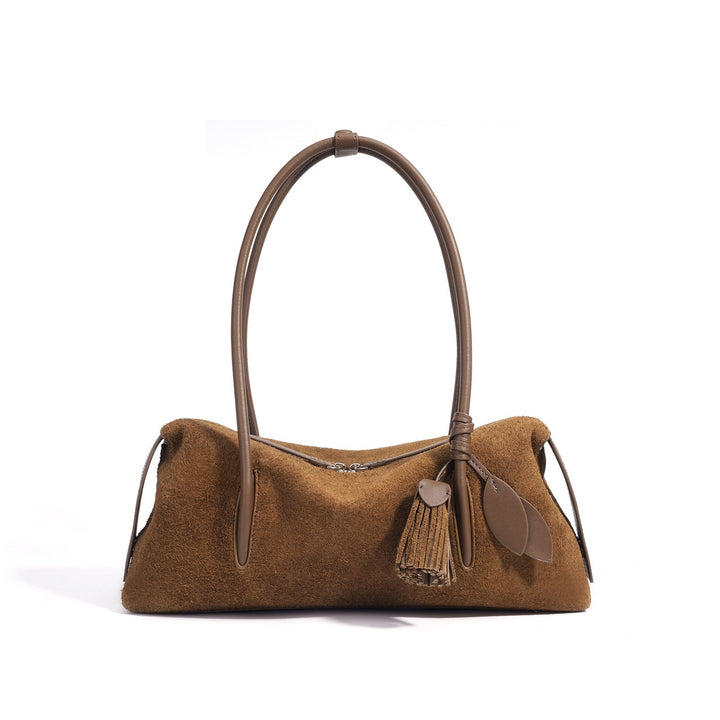 Nord Taschen | Damen Schultertasche mit Quaste und Blattanhänger Detail