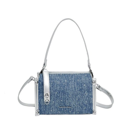 Damen Umhängetasche aus hochwertigem Denim mit verspieltem Anhänger Nord Taschen