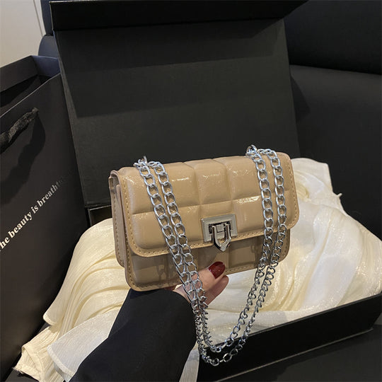 Damen elegante Umhängetasche mit glänzender Kettenverzierung Nord Taschen