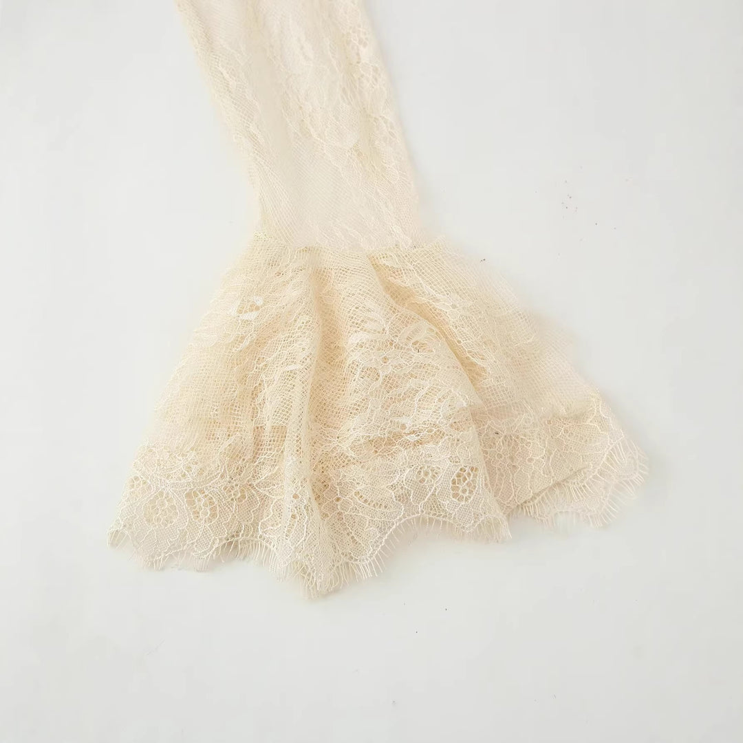 Damen Elegantes Slipkleid mit Spitzen-Overlay, Stehkragen und Volantärmeln Nord Taschen
