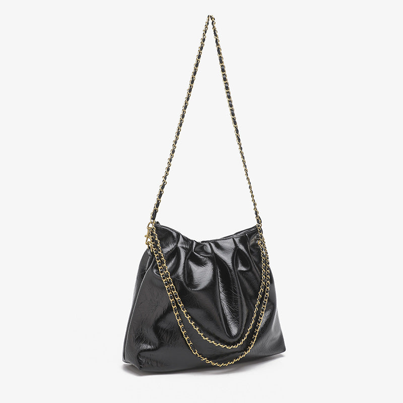 Damen Umhängetasche mit elegantem Plissee-Design und schimmerndem Kettenriemen Nord Taschen