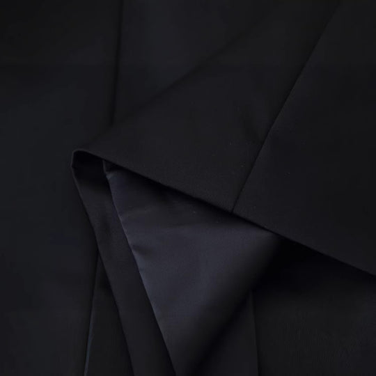 Damen Taillierte Kurzjacke im Mandarinstil mit dekorativen Zierknoten Nord Taschen