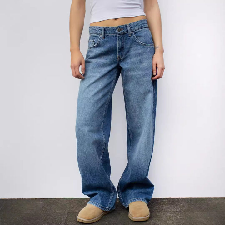 Damen weites Denim Hosenmodell mit tiefem Bund und weitem Schlag Nord Taschen
