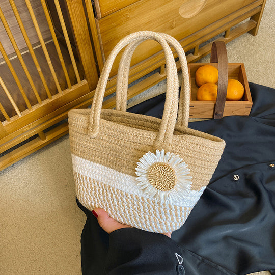 Damen Handtasche aus geflochtenem Naturmaterial mit floralem Detail Nord Taschen