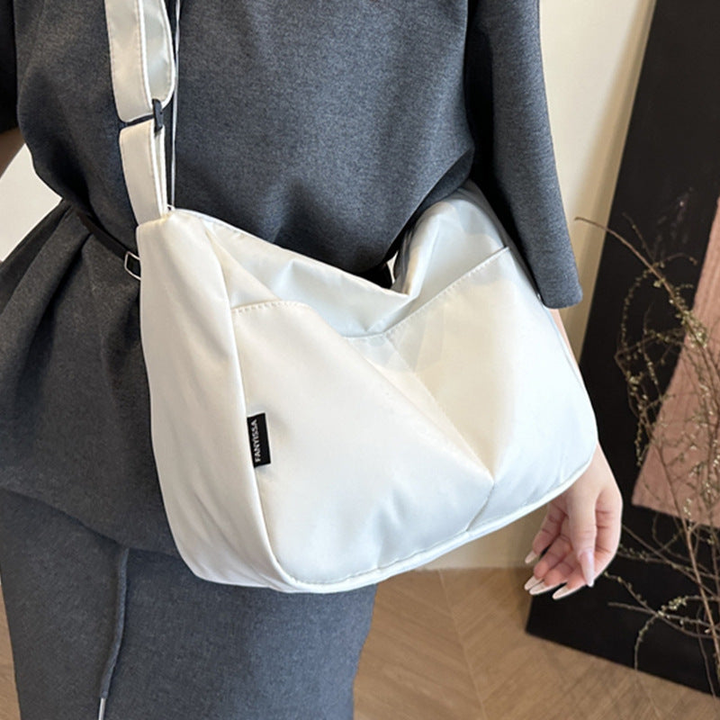 Damen Hobo-Tasche aus strapazierfähigem Material mit elegantem Design Nord Taschen