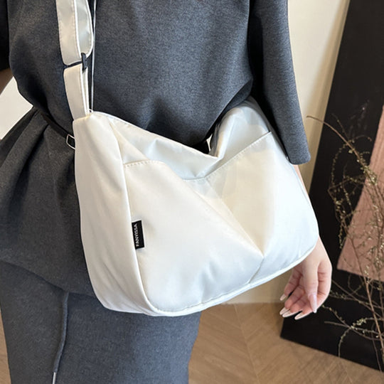 Damen Hobo-Tasche aus strapazierfähigem Material mit elegantem Design Nord Taschen