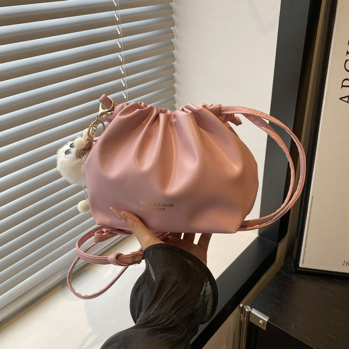 Damen Umhängetasche aus glattem Kunstleder mit verstellbarem Kordelzug Nord Taschen