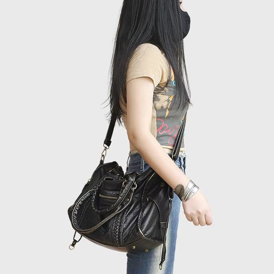 Damen Handtasche aus hochwertigem Kunstleder mit praktischen Reißverschlussfächern Nord Taschen