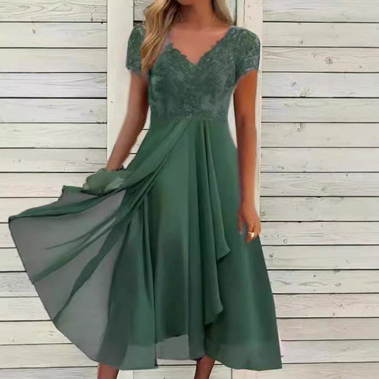 Damen Maxikleid mit elegantem Spitzeneinsatz und fließendem Rock