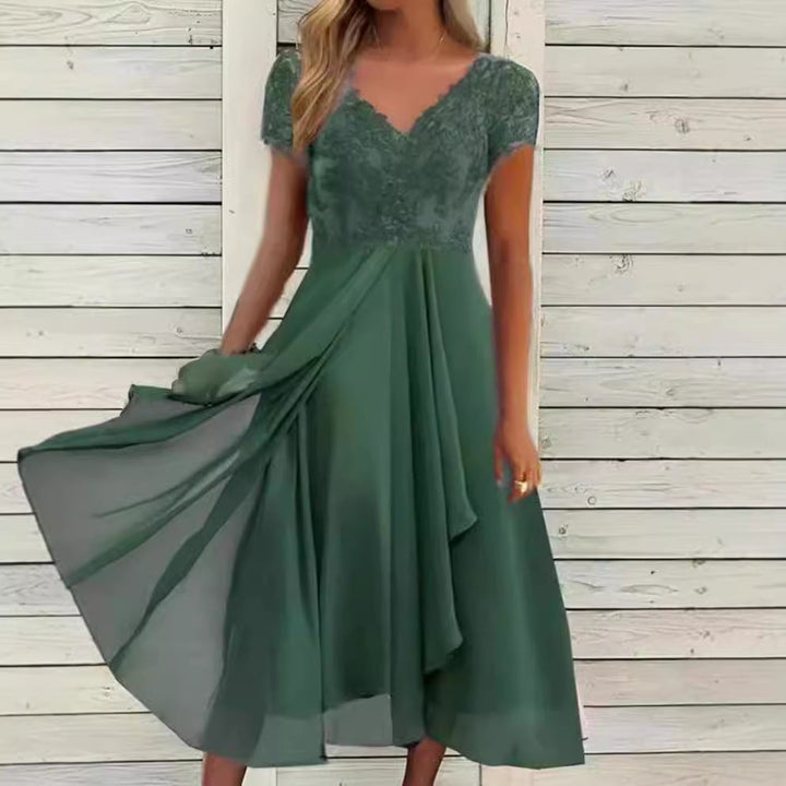 Damen Maxikleid mit elegantem Spitzeneinsatz und fließendem Rock
