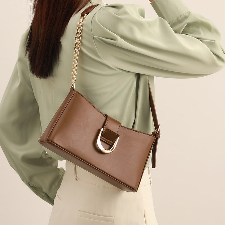 Damen elegante Handtasche mit modischem Kettenverzierung Nord Taschen