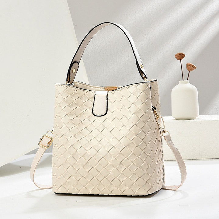 Damen elegante Umhängetasche mit strukturierter Metallic-Oberfläche Nord Taschen