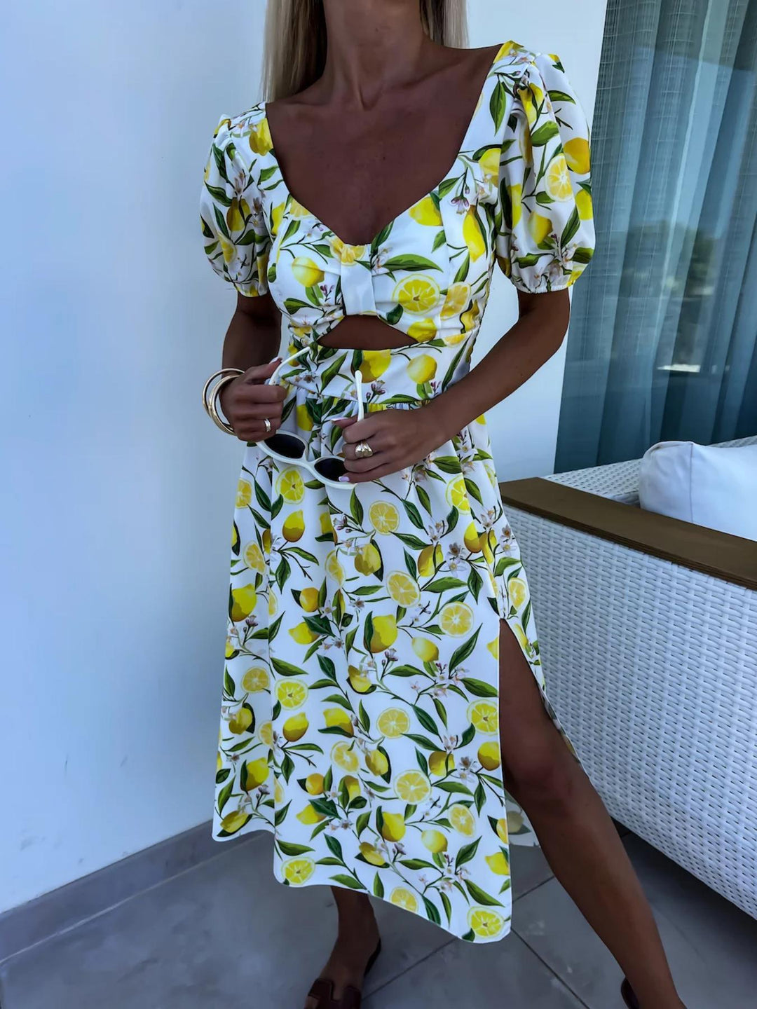 Damen Maxi Kleid mit Fruchtmotiv und Cut-Out-Details