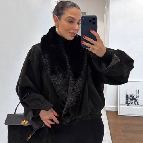 Damen Kurzjacke mit voluminösem Kunstfell-Schalkragen und elastischem Saum Nord Taschen