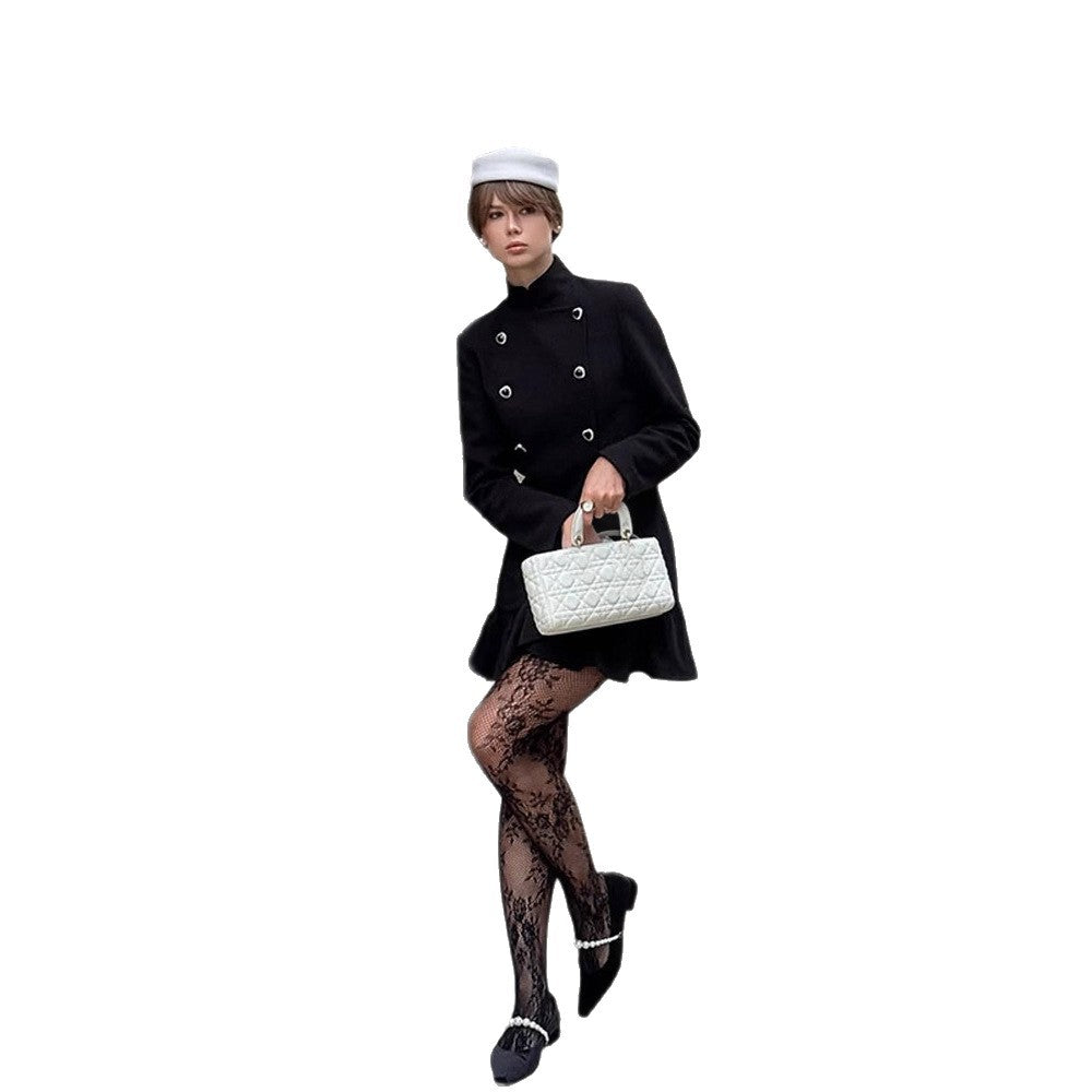 Damen Taillierter Double‑Breasted Kurzblazer mit Stehkragen, Volant-Saum und Herzknopf‑Detail Nord Taschen