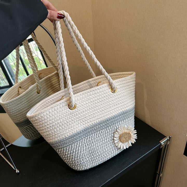 Damen Trendige Strandtasche mit geflochtenen Griffen und dekorativer Blüte Nord Taschen