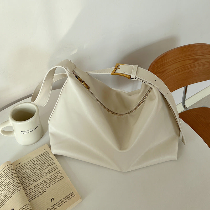 Damen Hobo-Tasche mit geschmeidiger Oberfläche und elegantem Reißverschluss Nord Taschen