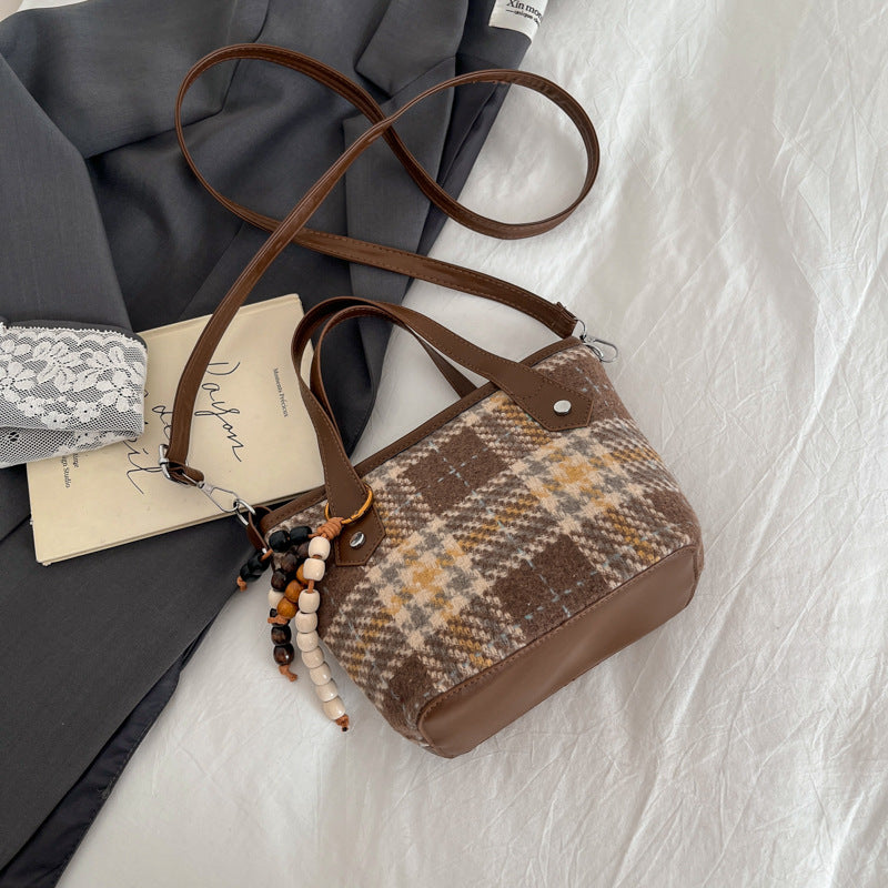 Damen grafische Beuteltasche mit strukturierten Griffen Nord Taschen