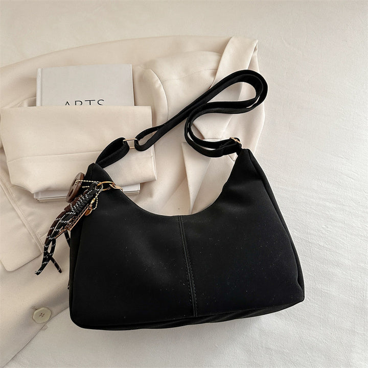 Damen Schultertasche mit modischem Anhänger Nord Taschen