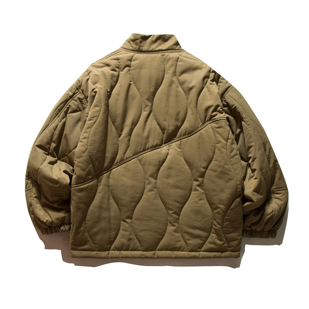 Herren Kurz geschnittene gesteppte Field‑Blousonjacke mit Wellensteppung, Stehkragen und Pattentaschen Nord Taschen