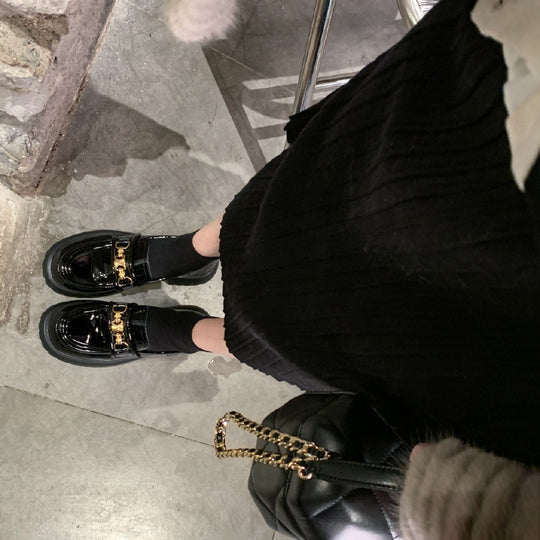 Damen Patentleder‑Plateau‑Loafer mit Goldkettchen und profilierter Lugsohle Nord Taschen