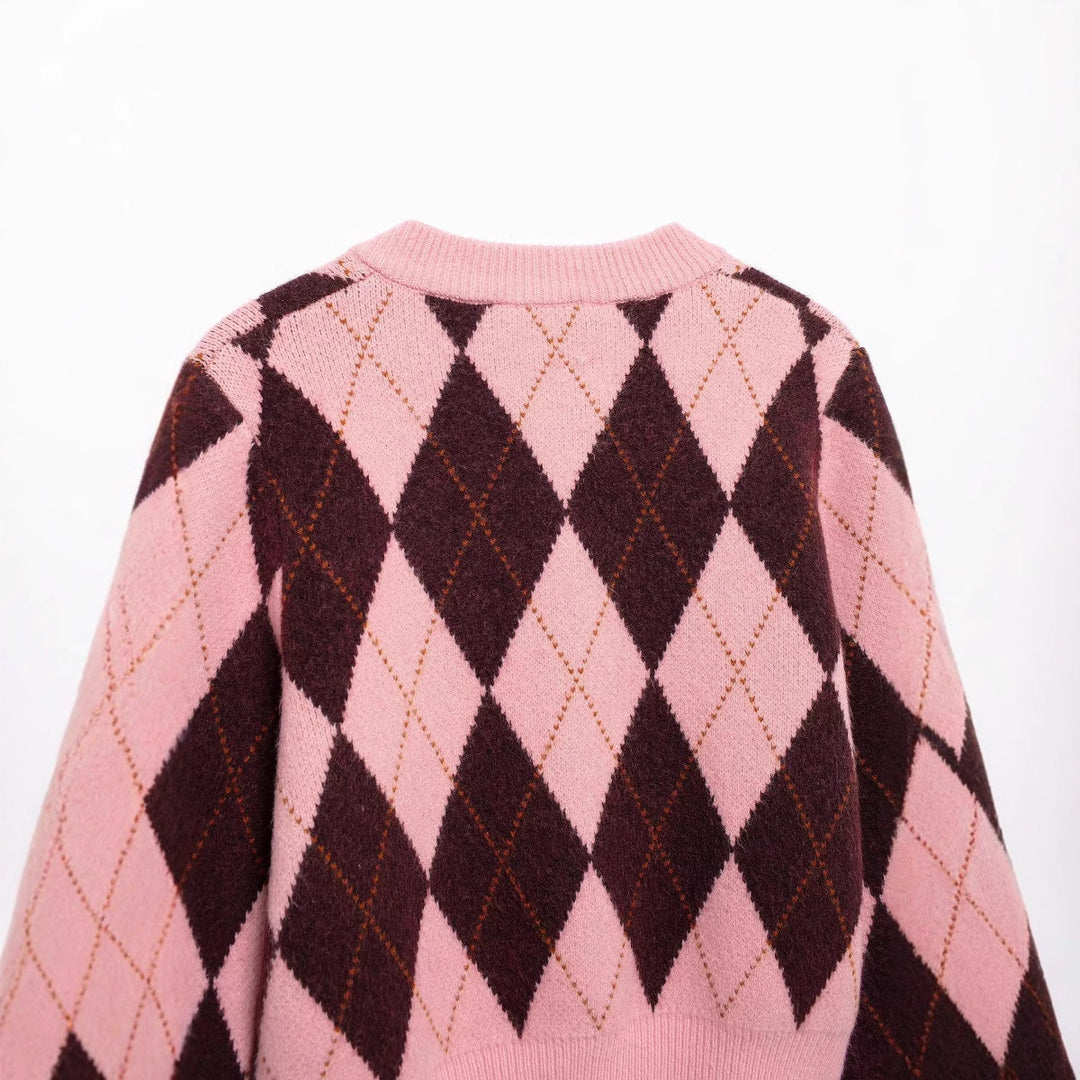 Damen Kurze Rauten‑Argyle‑Strickjacke mit Rundhals und stoffbezogenen Knöpfen Nord Taschen