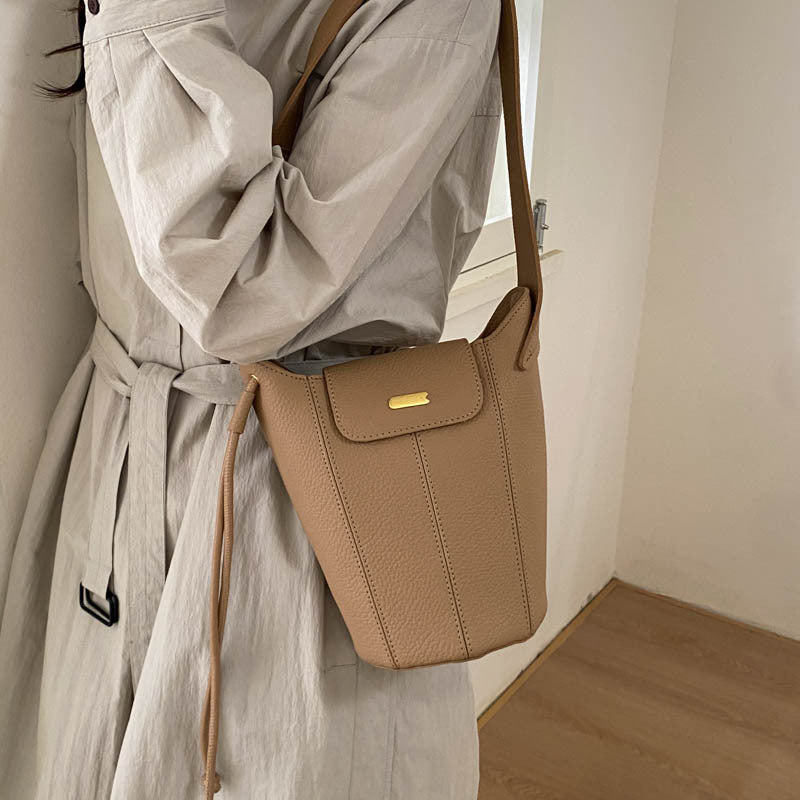 Damen Beuteltasche mit modernem Kordelzug und edlem Design Nord Taschen