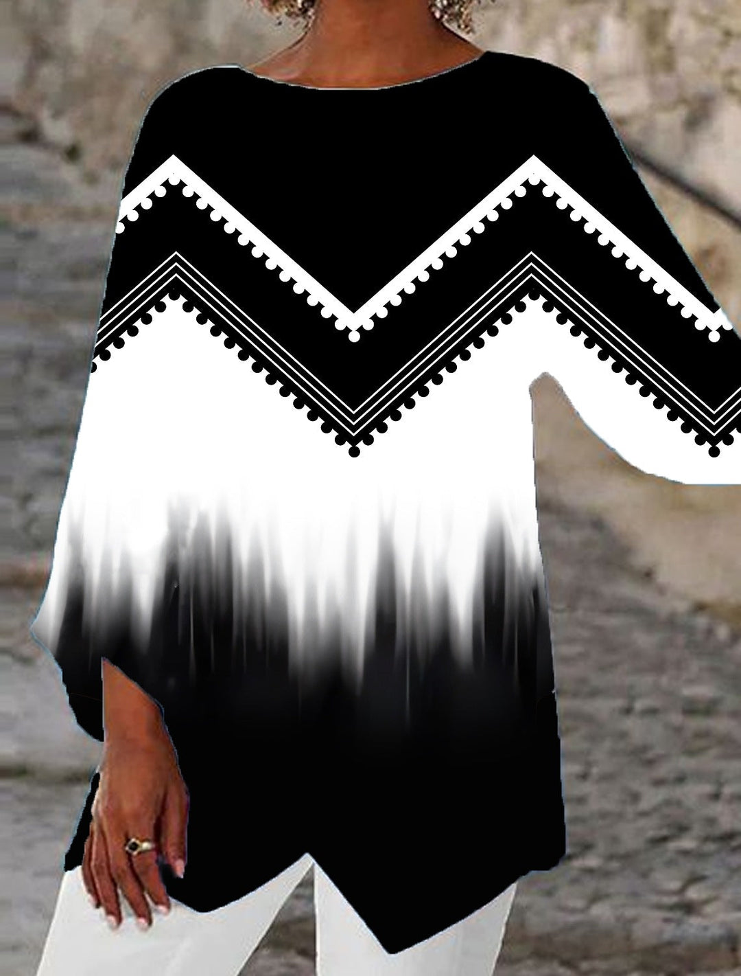 Damen Oversize-Bluse mit modernem Chevron-Muster und Bumerangärmeln - Arvani