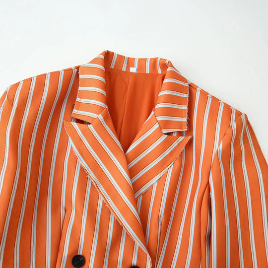 Damen Doppelreihiger Streifenblazer mit markantem Revers und Pattentaschen Nord Taschen