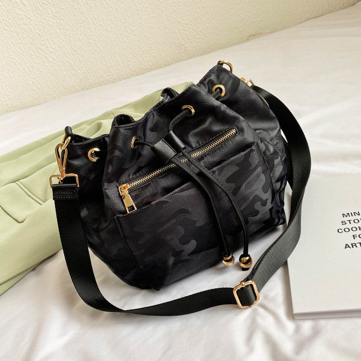 Damen Hobo-Tasche mit elegantem Kordelzug und praktischen Reißverschlussfächern Nord Taschen