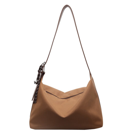 Damen elegante Hobo-Tasche mit weichem Leder und trendigem Detail Nord Taschen